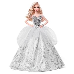Barbie 2021 Mutlu Yıllar Bebeği - Dalgalı Sarı Saçlı Gümüş Rengi Elbiseli Barbie Bebek